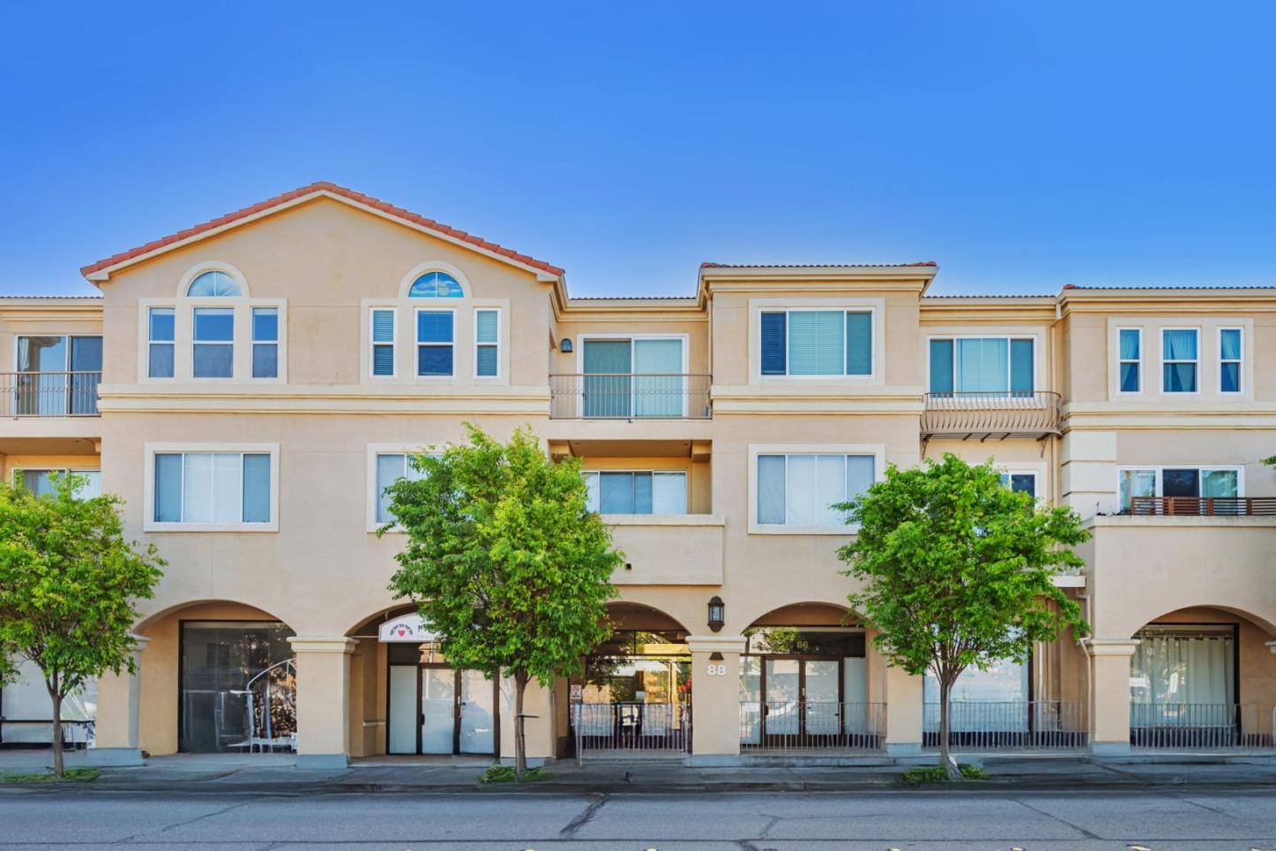 San Mateo, CA 94402,88 17th AVE 304