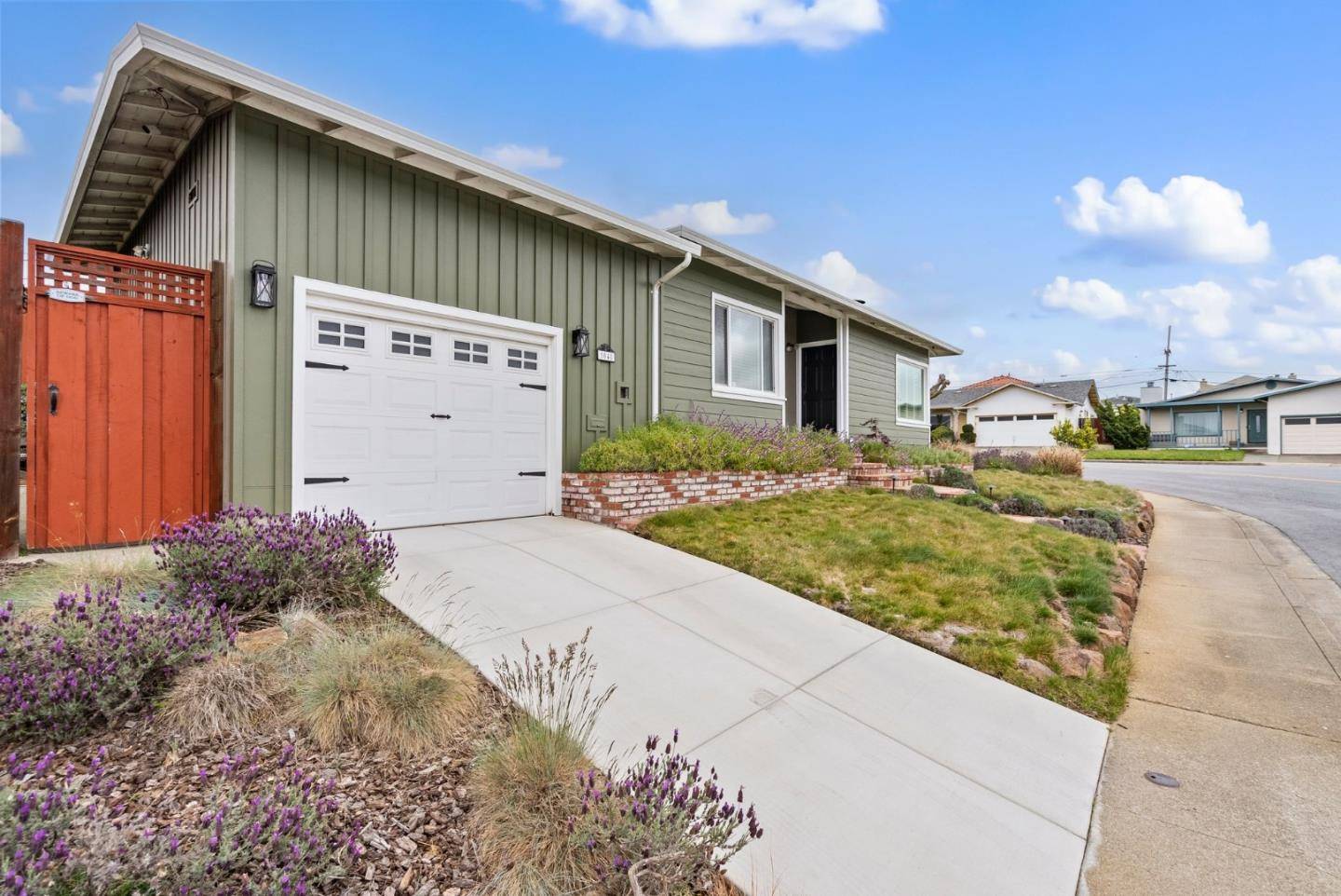 South San Francisco, CA 94080,1048 Sunnyside DR