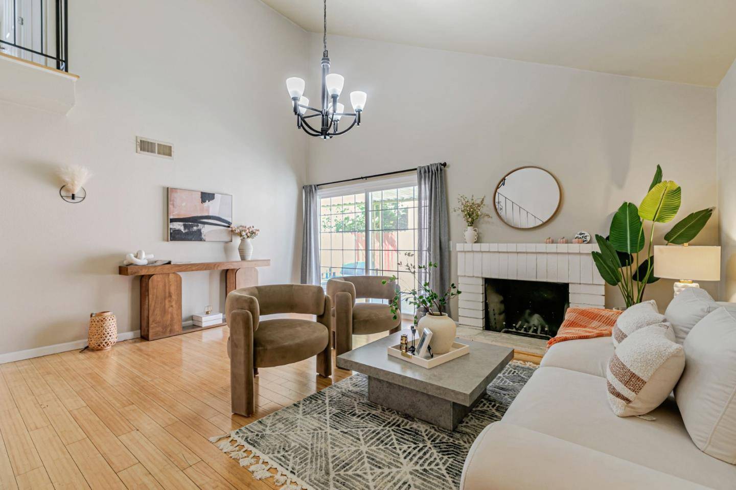 San Jose, CA 95121,1832 Loch Ness WAY