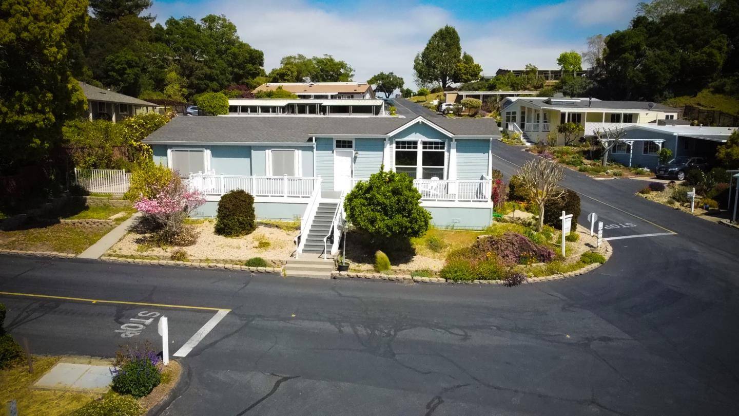 Corralitos, CA 95076,270 Hames RD 29