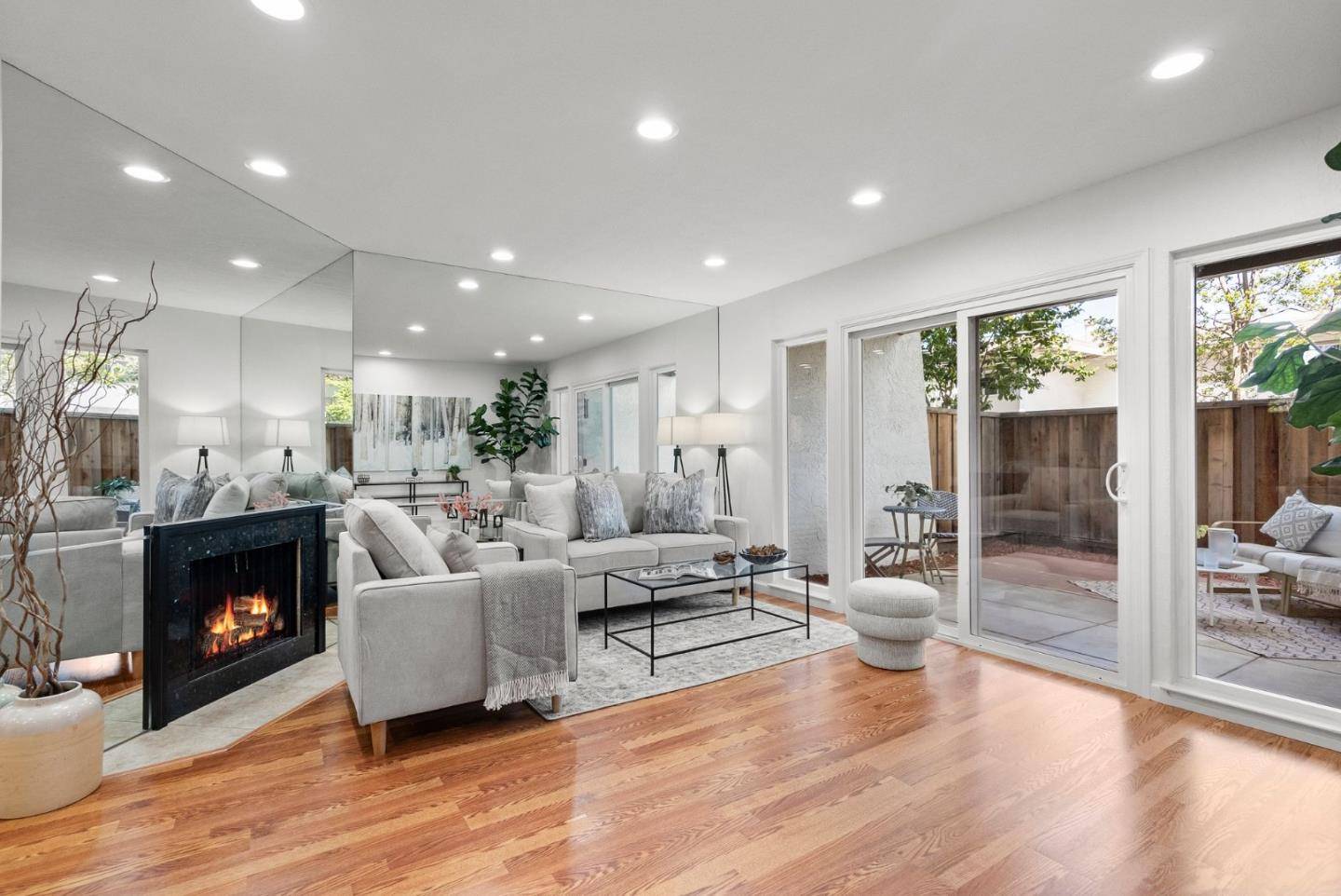 Cupertino, CA 95014,10323 Mary AVE