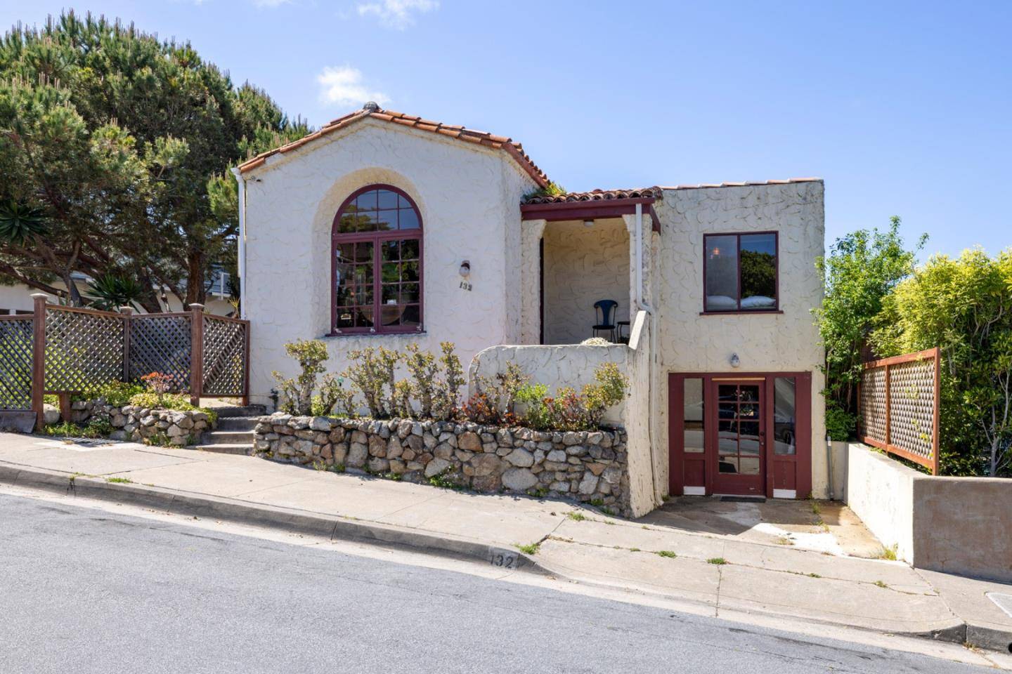 Pacific Grove, CA 93950,132 1st ST