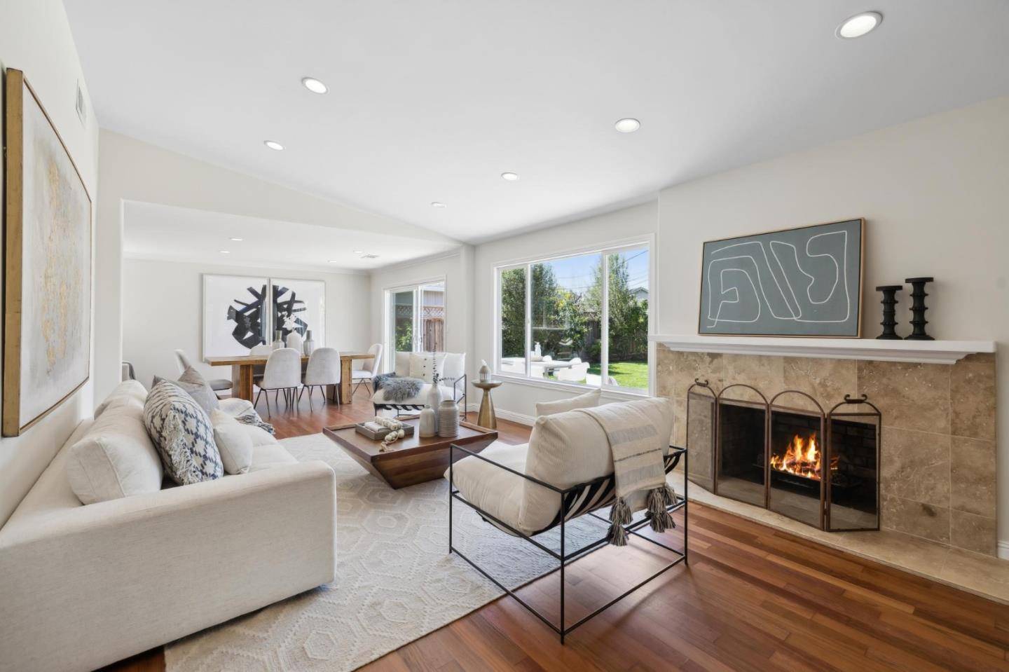 Cupertino, CA 95014,20091 La Roda CT