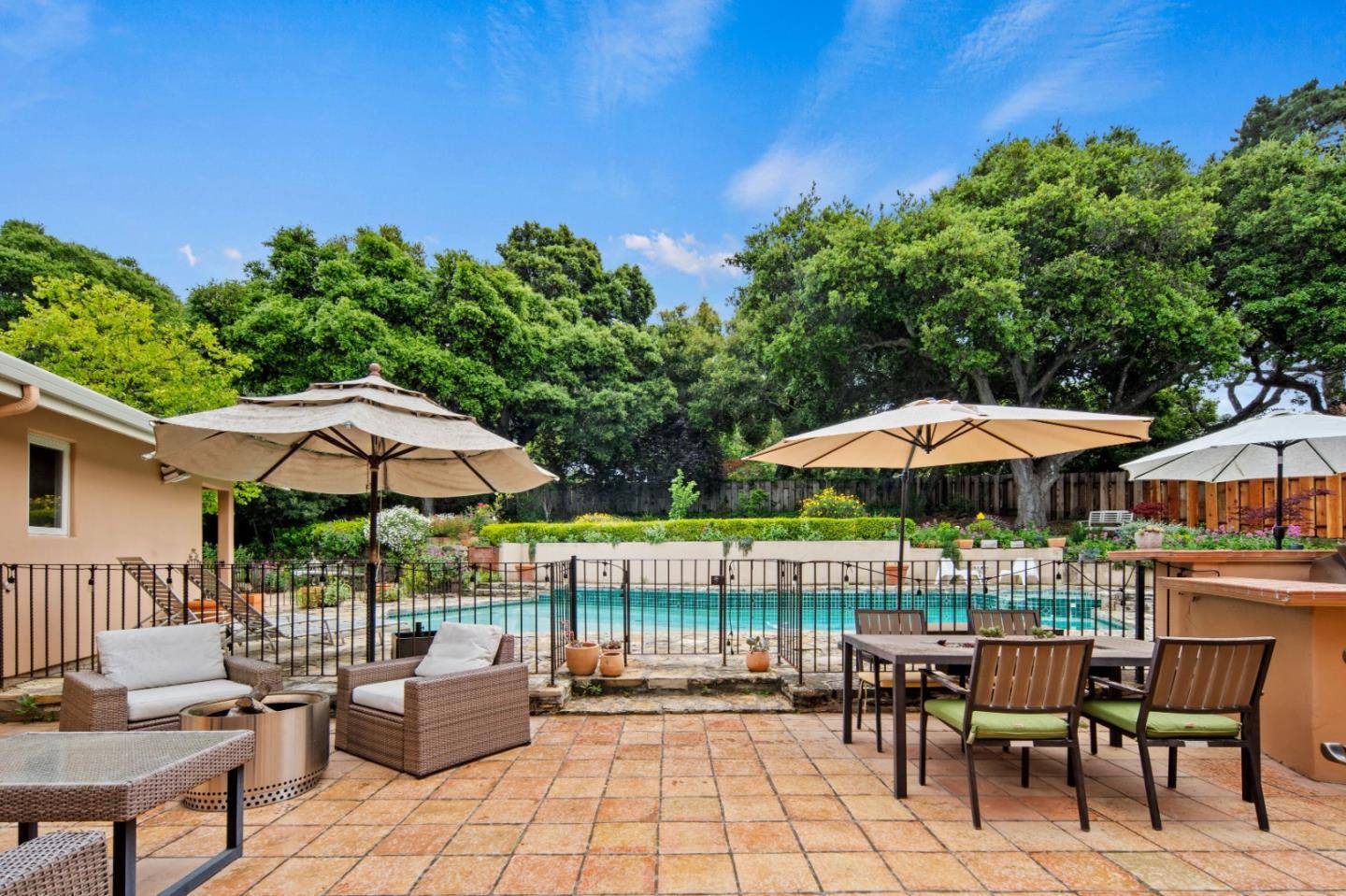 Carmel Valley, CA 93924,42 Upper Circle