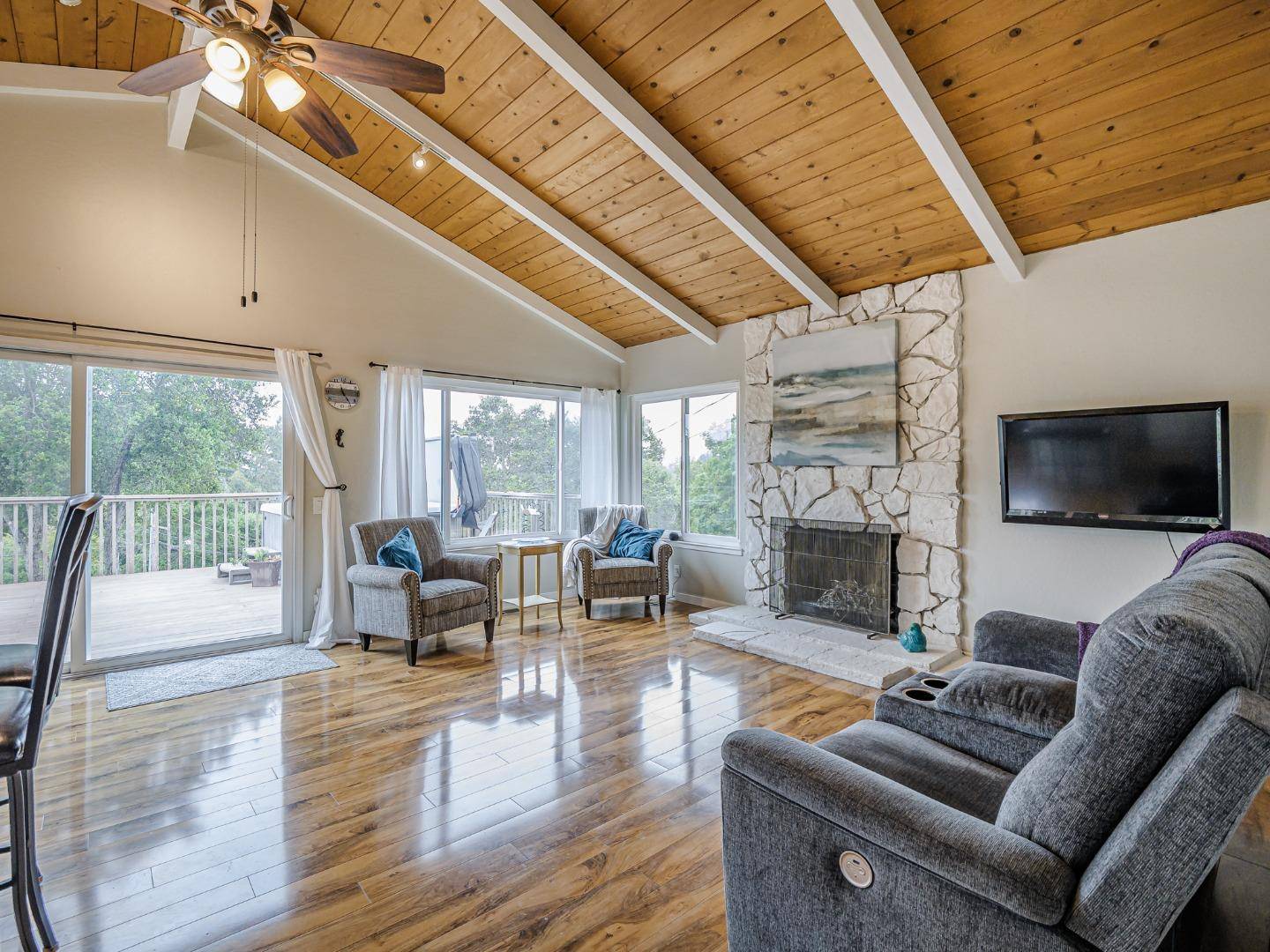 Corralitos, CA 95076,353 Allan LN
