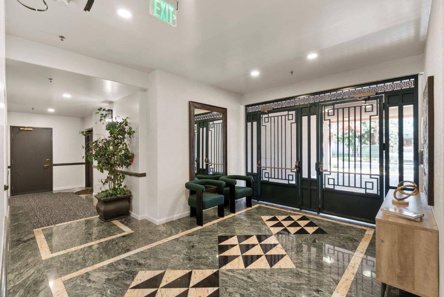 Palo Alto, CA 94306,200 Sheridan AVE 307