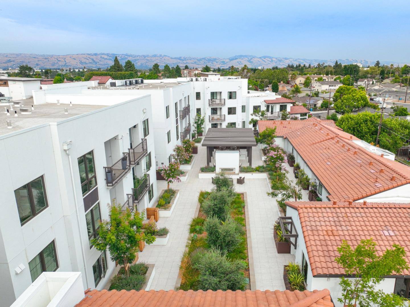 Santa Clara, CA 95050,1850 El Camino Real 222