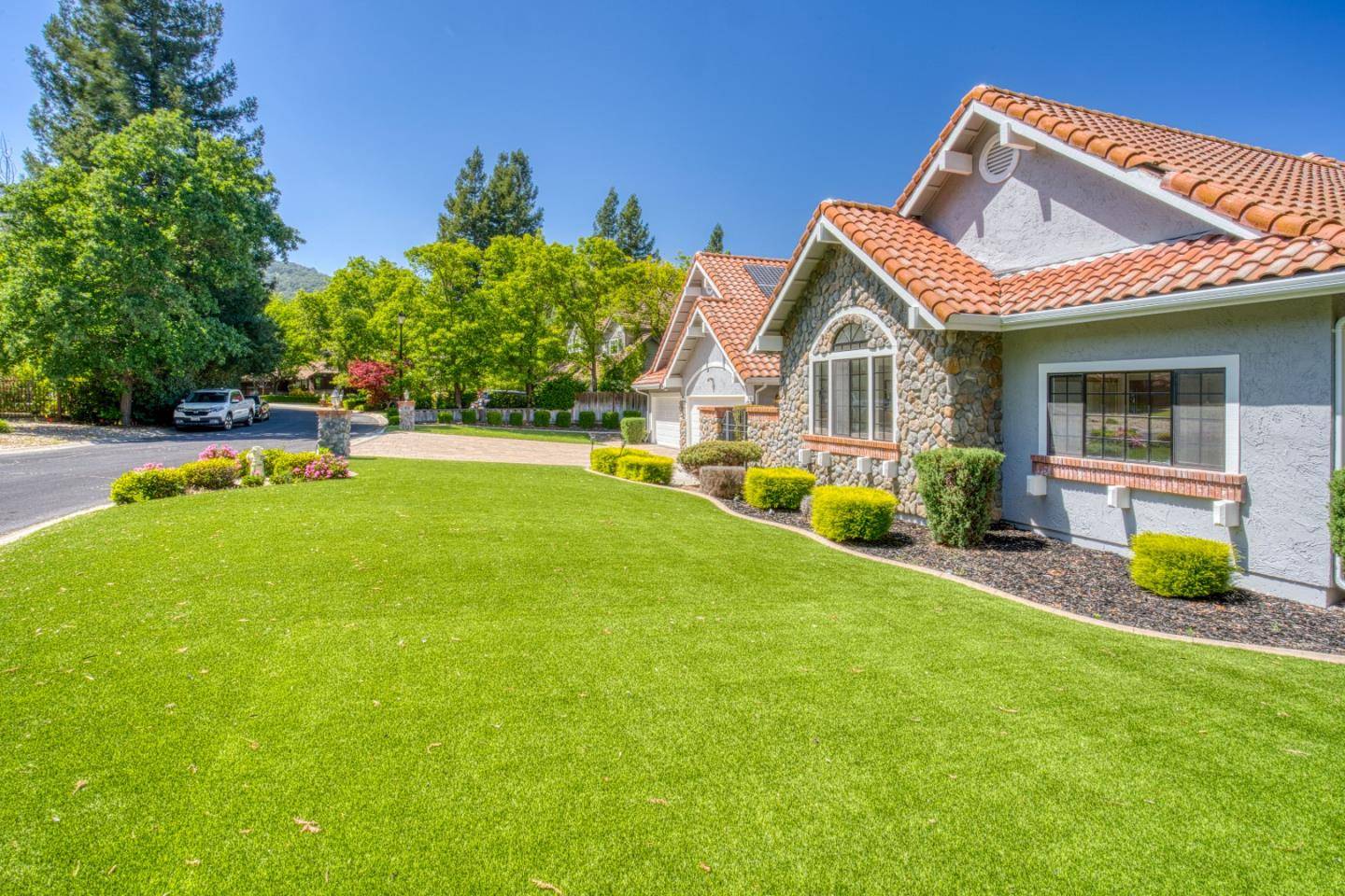 Pleasanton, CA 94588,18 Foothill PL