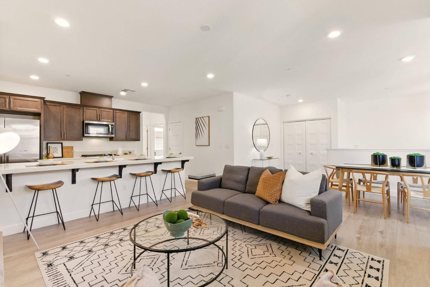 San Jose, CA 95131,1033 Gabbiano LN 3