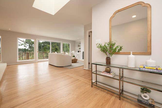 San Mateo, CA 94403,721 Linda CT
