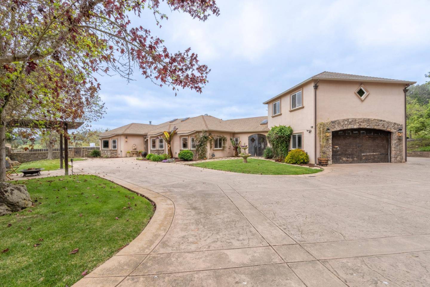 Salinas, CA 93907,10233 Reese CIR