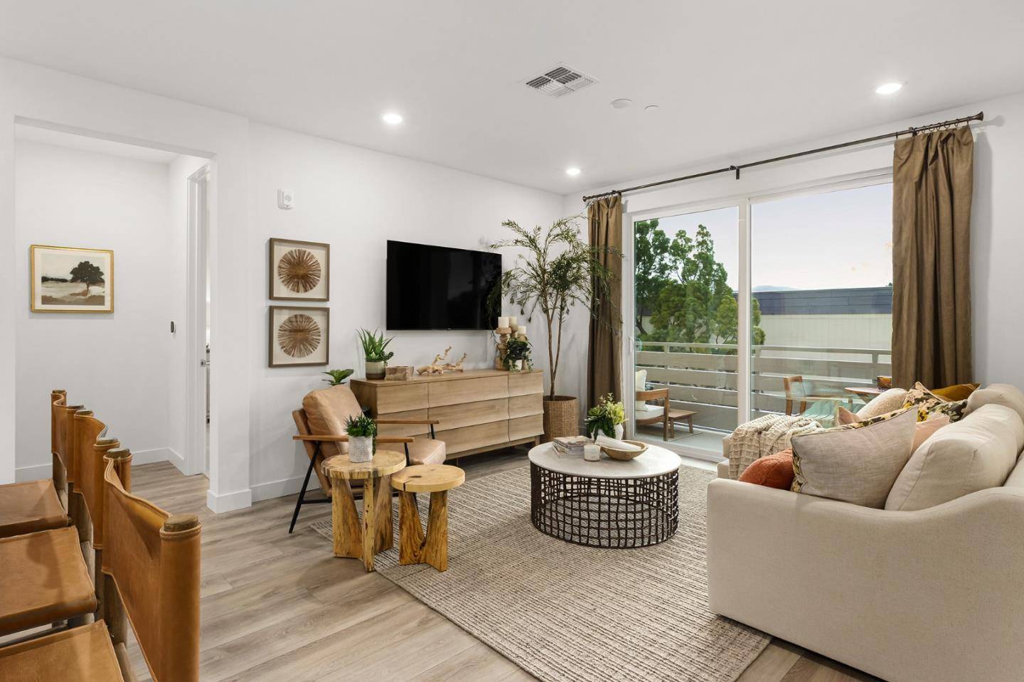 Sunnyvale, CA 94087,1303 Barbet CIR 7