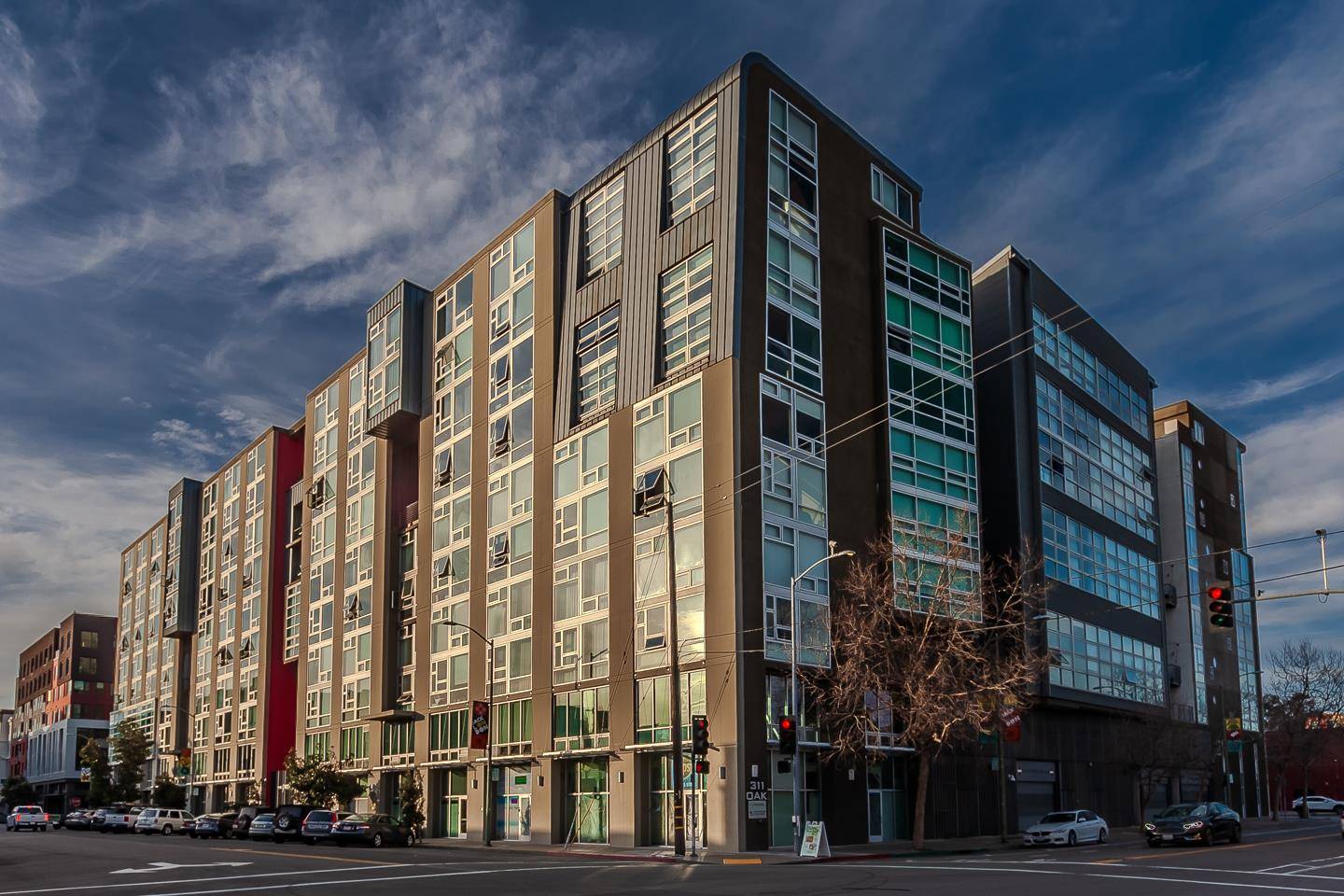 Oakland, CA 94607,311 Oak ST PH4