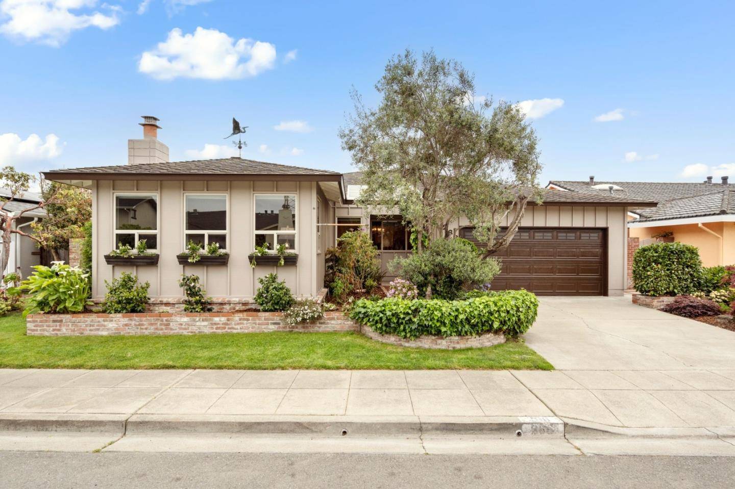 Foster City, CA 94404,266 Curlew CT