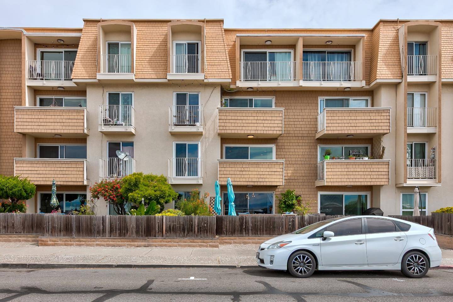 Alameda, CA 94501,933 Shoreline DR 203