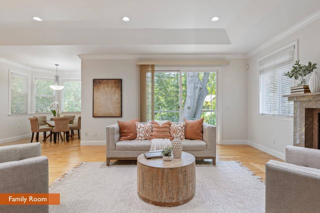 Los Altos, CA 94024,1018 Loma Prieta CT