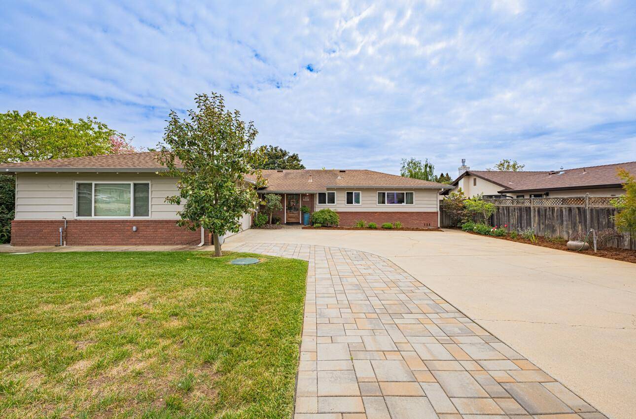 Watsonville, CA 95076,29 Karen DR