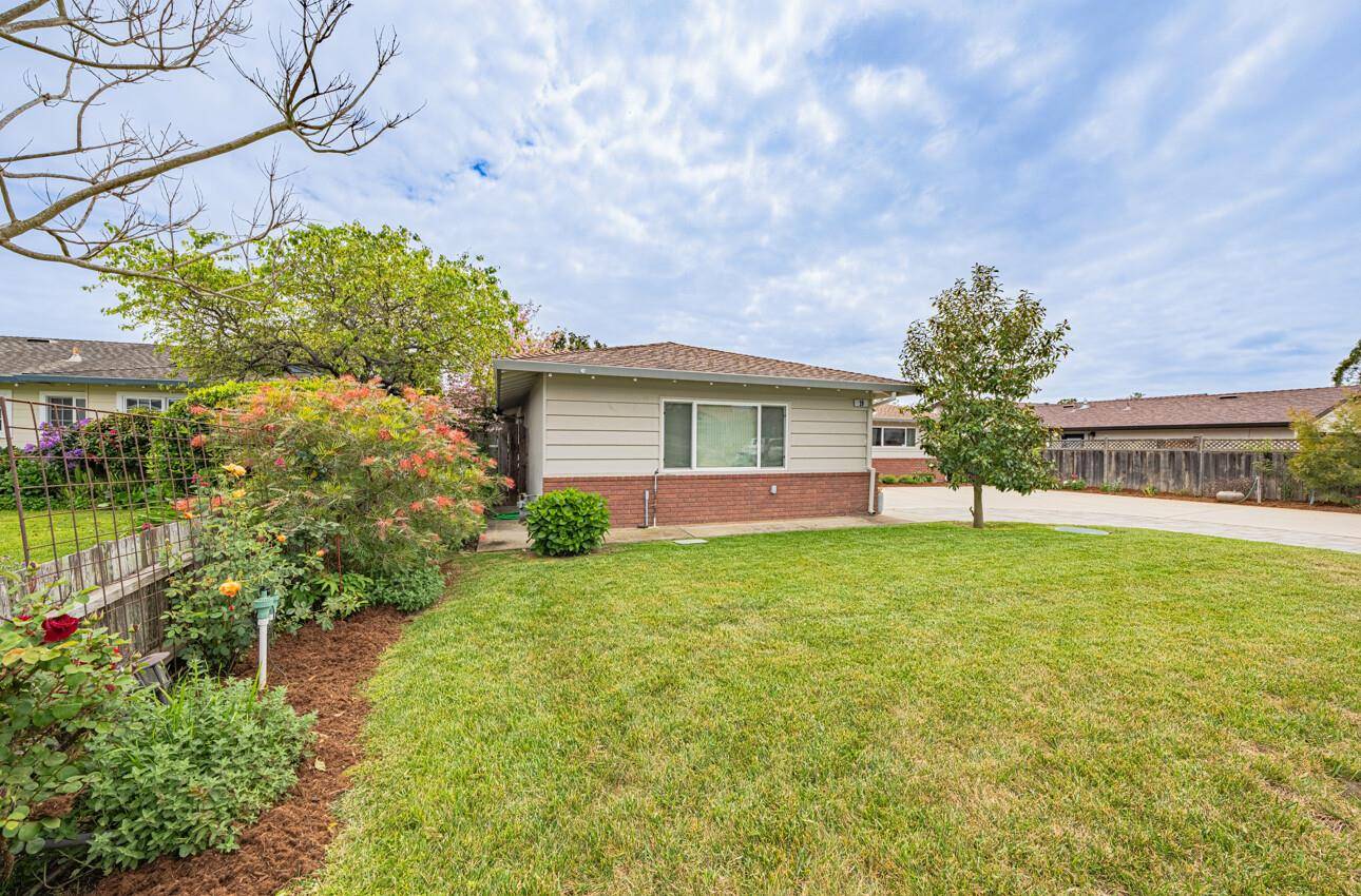 Watsonville, CA 95076,29 Karen DR