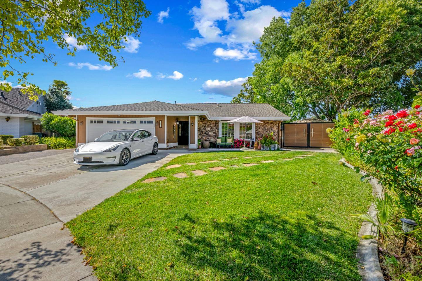 Gilroy, CA 95020,7593 Spruce CT