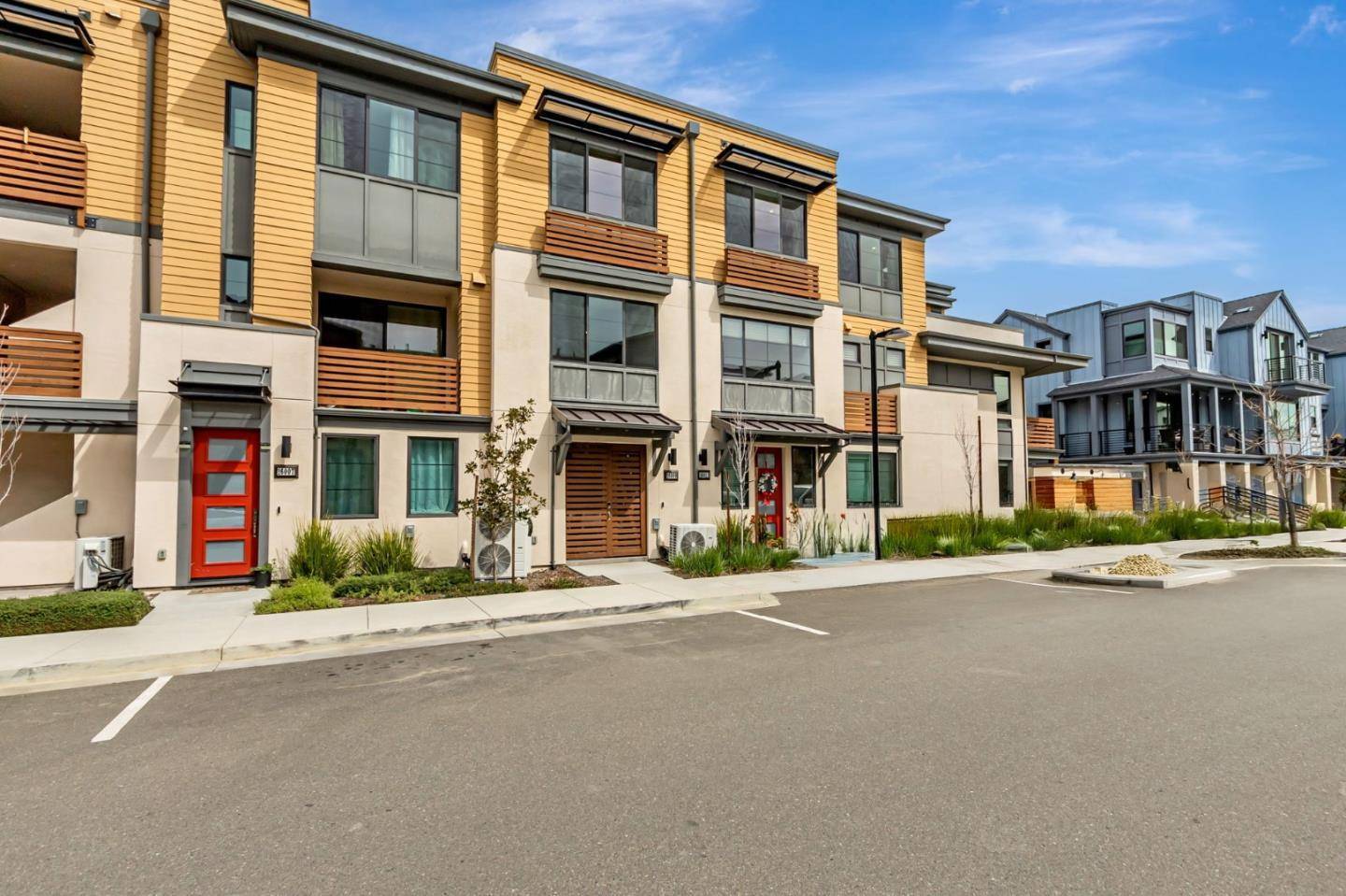 Los Gatos, CA 95032,16009 Bartlett CT