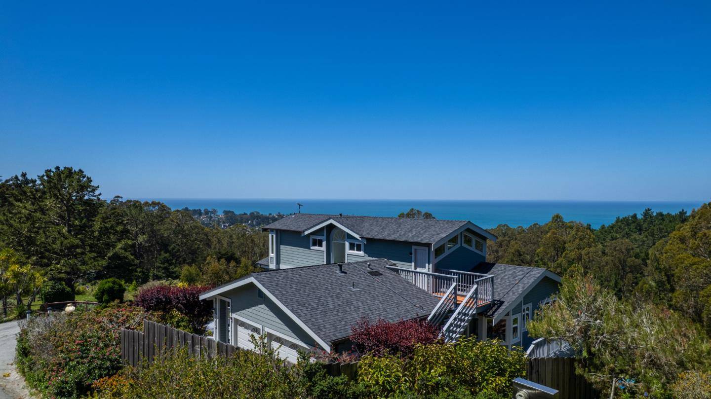 Montara, CA 94037,770 Alta Vista RD