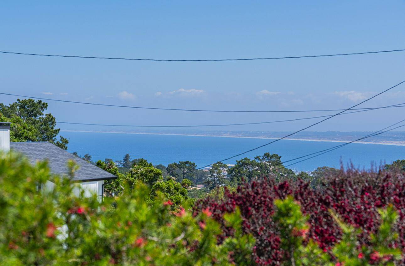 Monterey, CA 93940,189 Via Gayuba