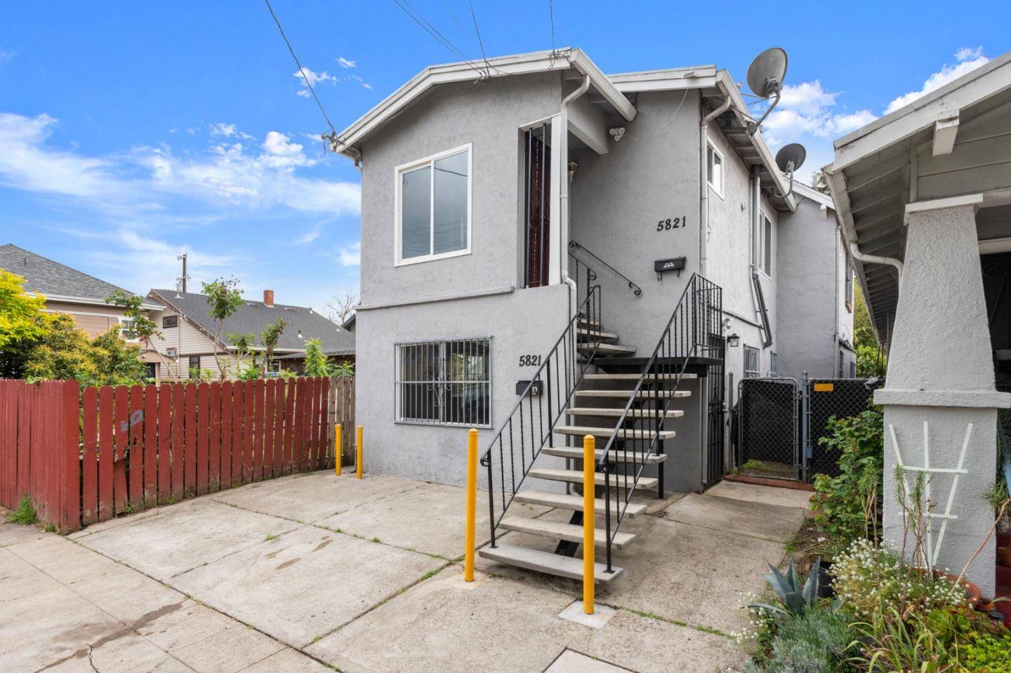 Oakland, CA 94621,5821 E 17th ST