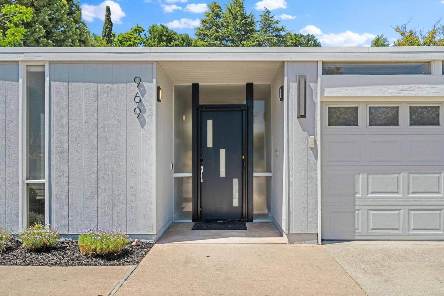 Mountain View, CA 94040,969 Eichler DR