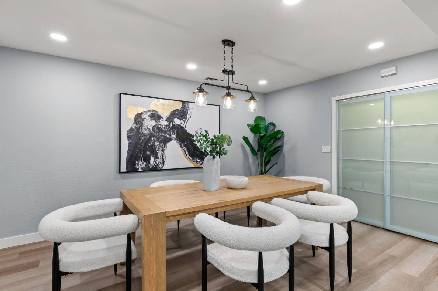 San Jose, CA 95118,3302 Como LN