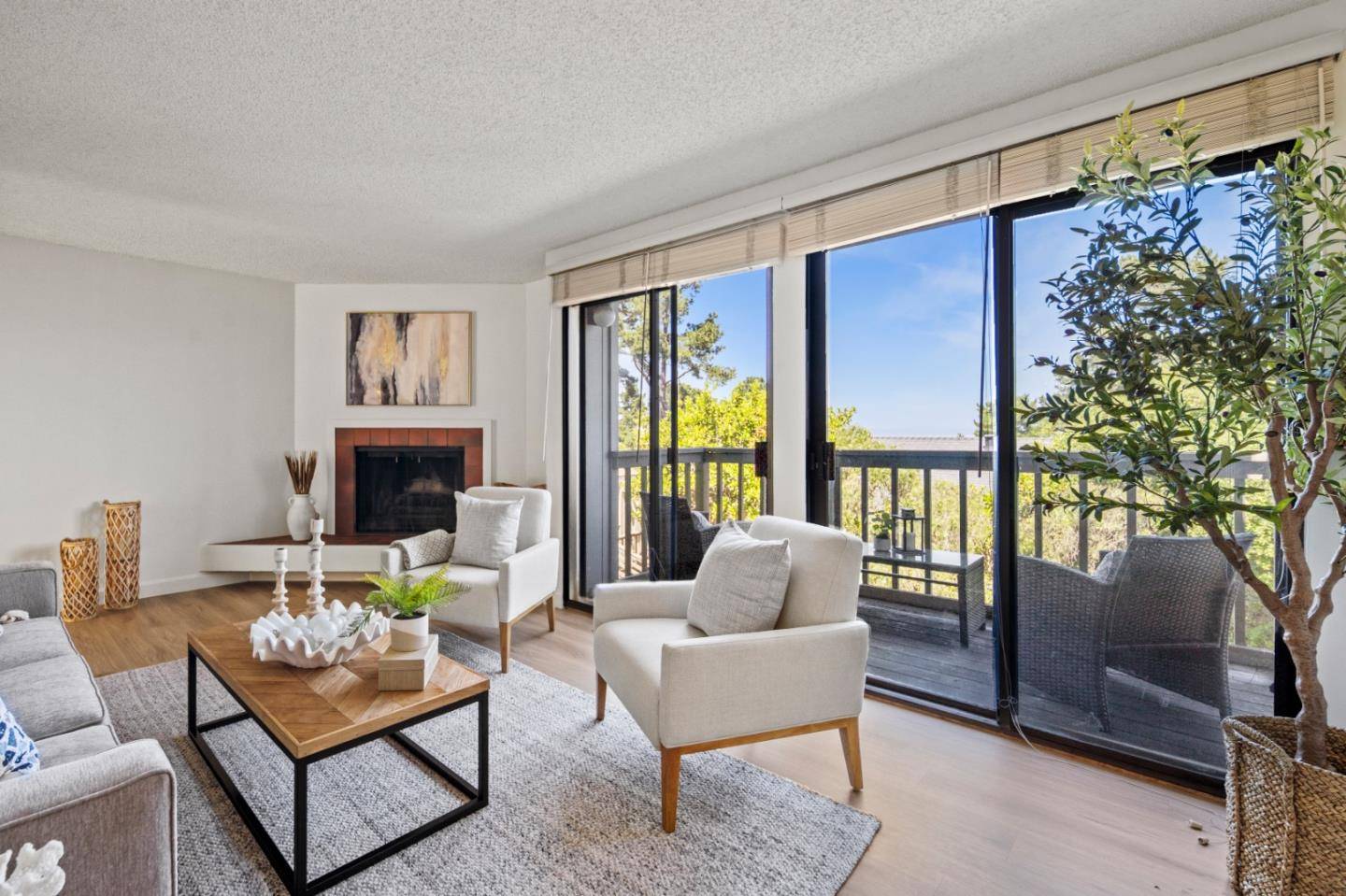 Monterey, CA 93940,70 Forest Ridge RD 22