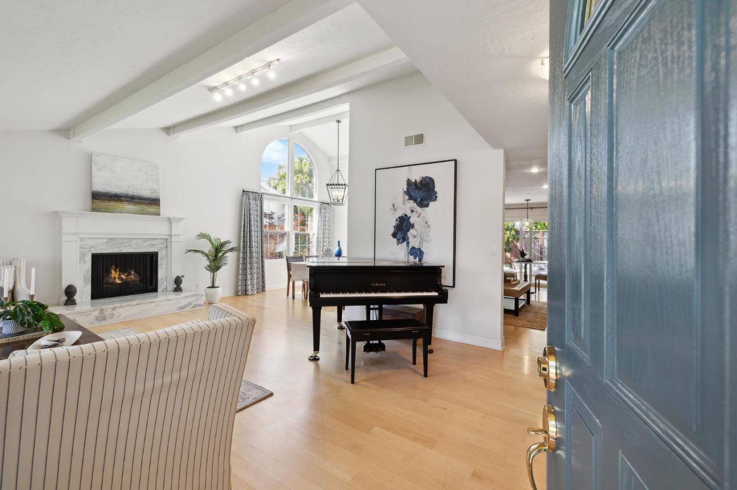 Redwood City, CA 94065,420 Bark DR