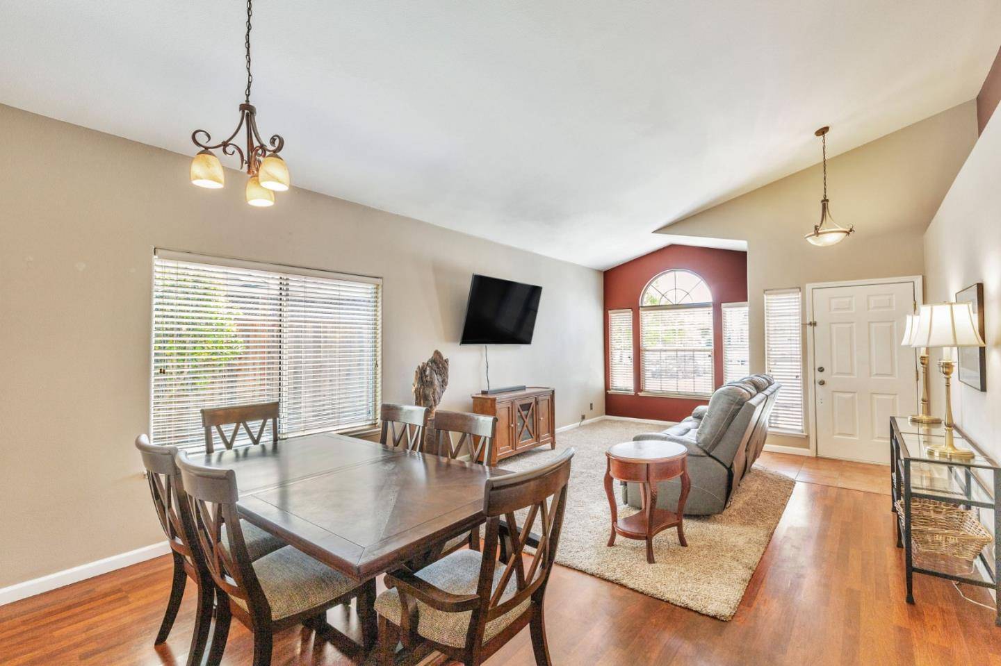 Hollister, CA 95023,161 Amber CT