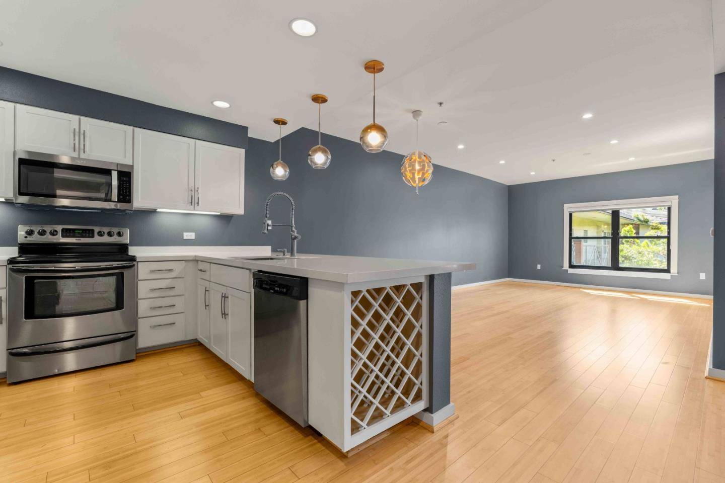 San Jose, CA 95112,125 Patterson ST 320