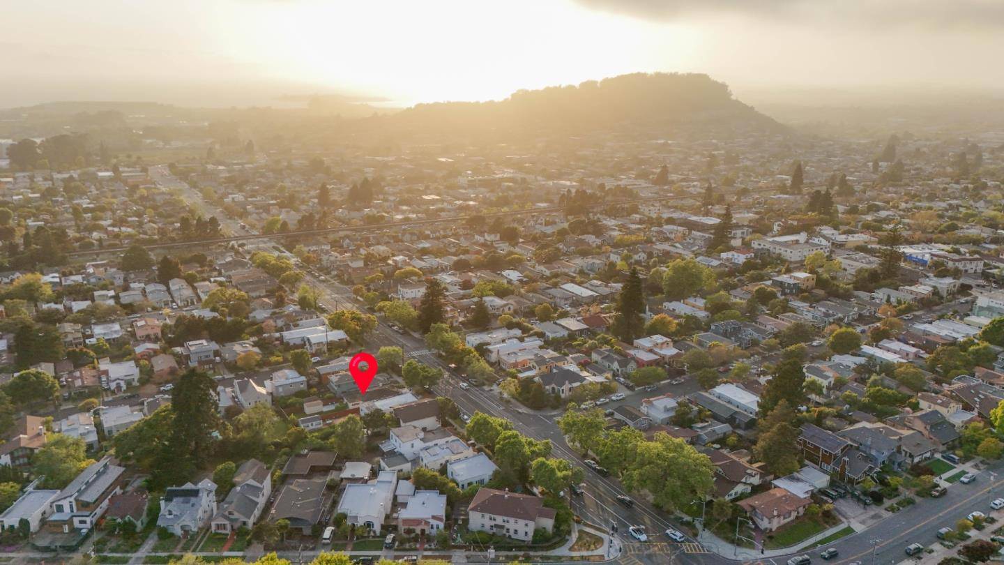 Albany, CA 94706,1354 Marin AVE