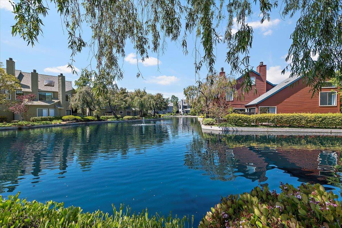 San Mateo, CA 94404,953 Shoreline DR