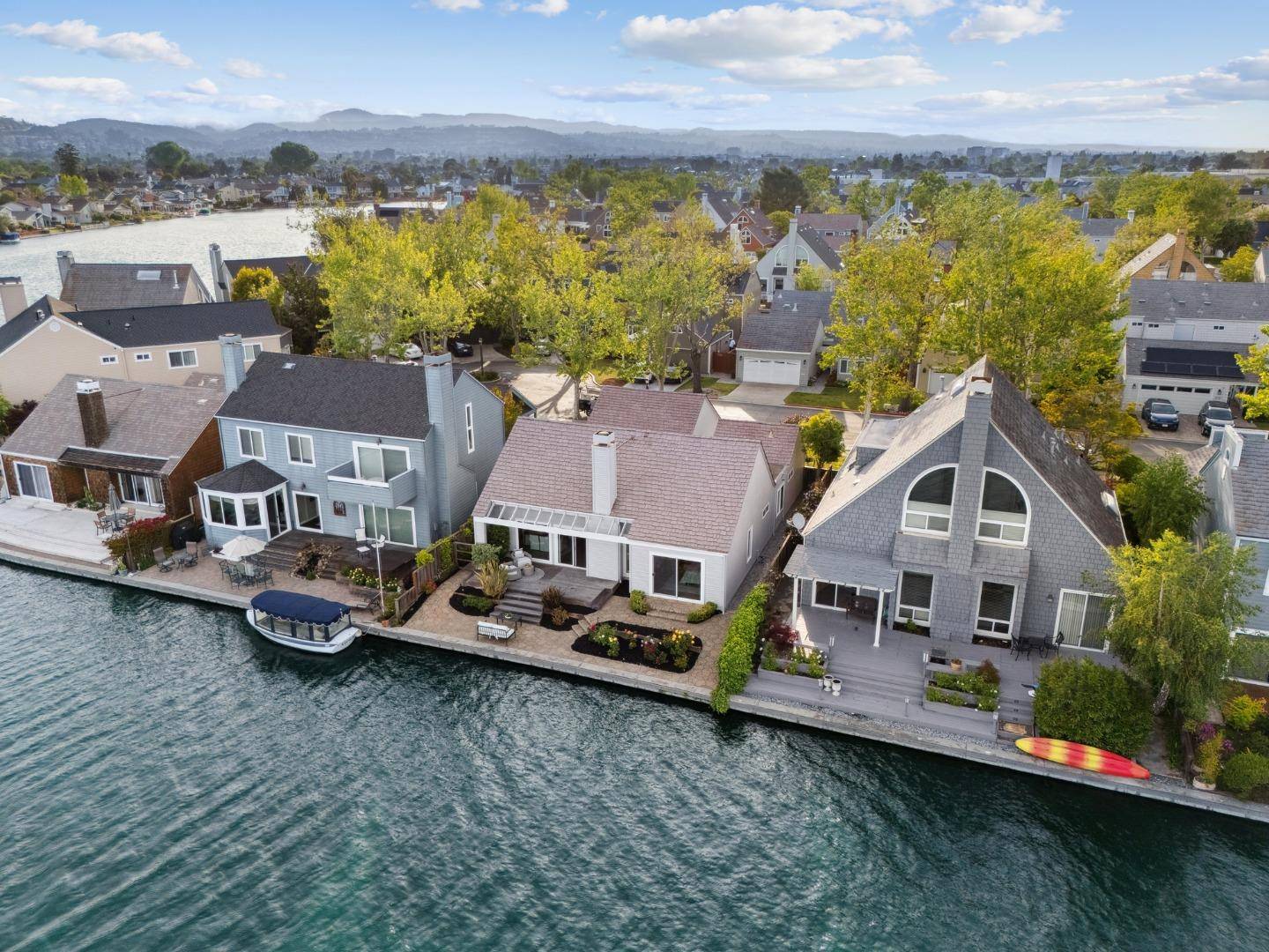Foster City, CA 94404,615 Gloucester LN
