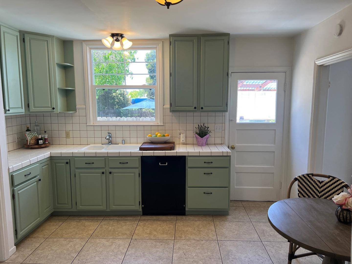Redwood City, CA 94063,1065 10th AVE
