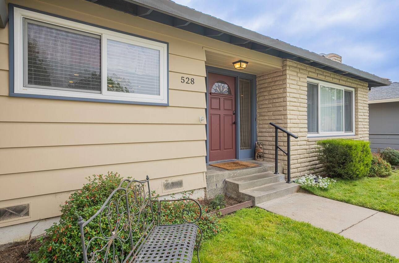 Salinas, CA 93901,528 La Mesa DR