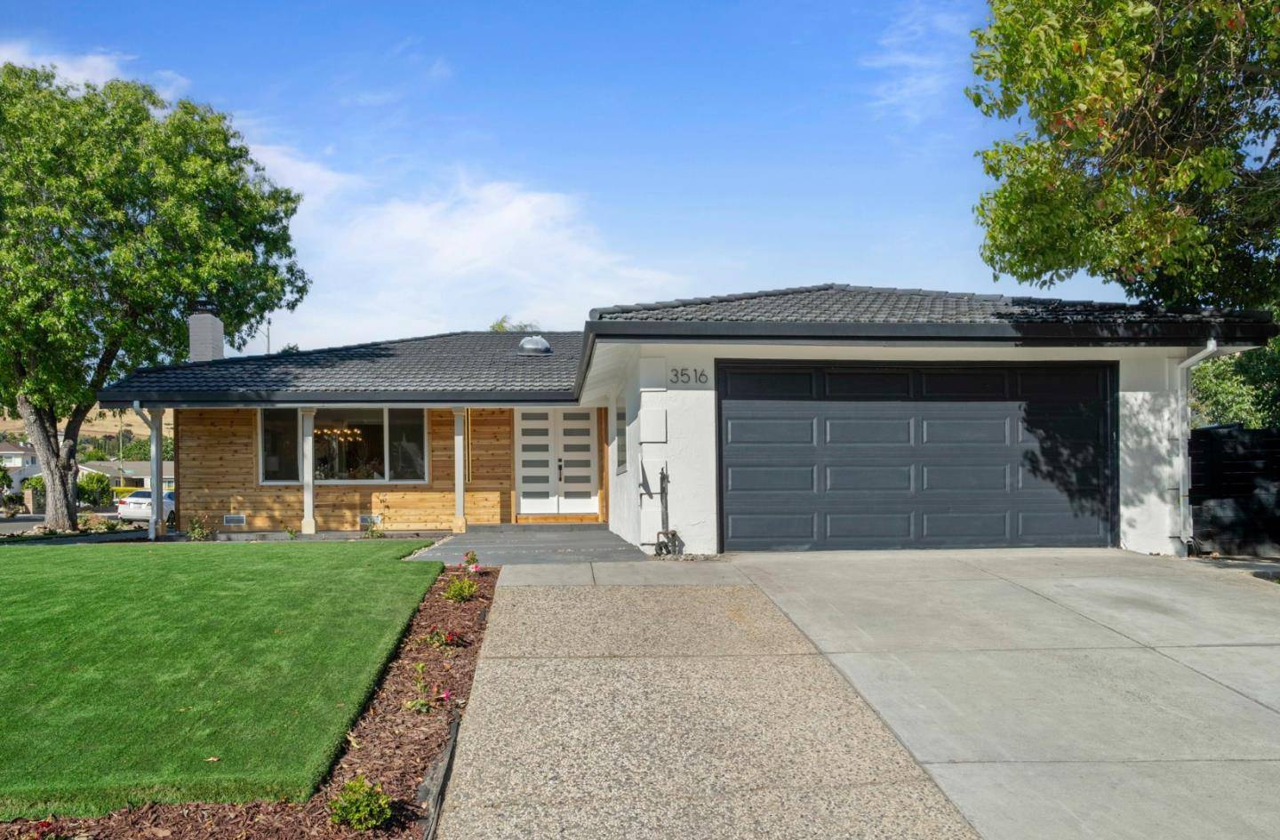 San Jose, CA 95148,3516 Cuesta DR