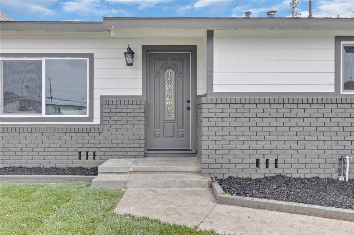 Salinas, CA 93906,440 E Laurel DR