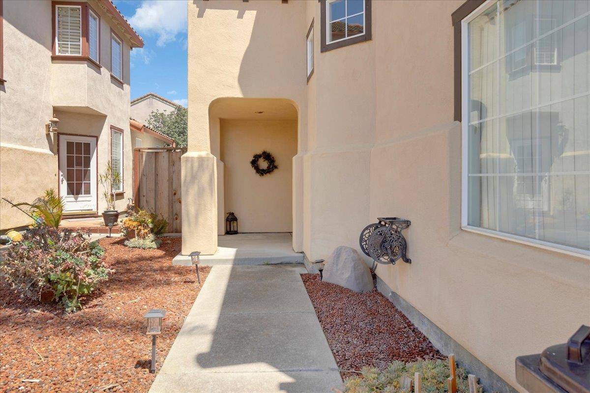 Salinas, CA 93906,16 Harrington CIR