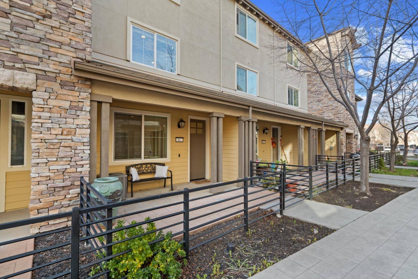 San Jose, CA 95123,862 White Moonstone LOOP