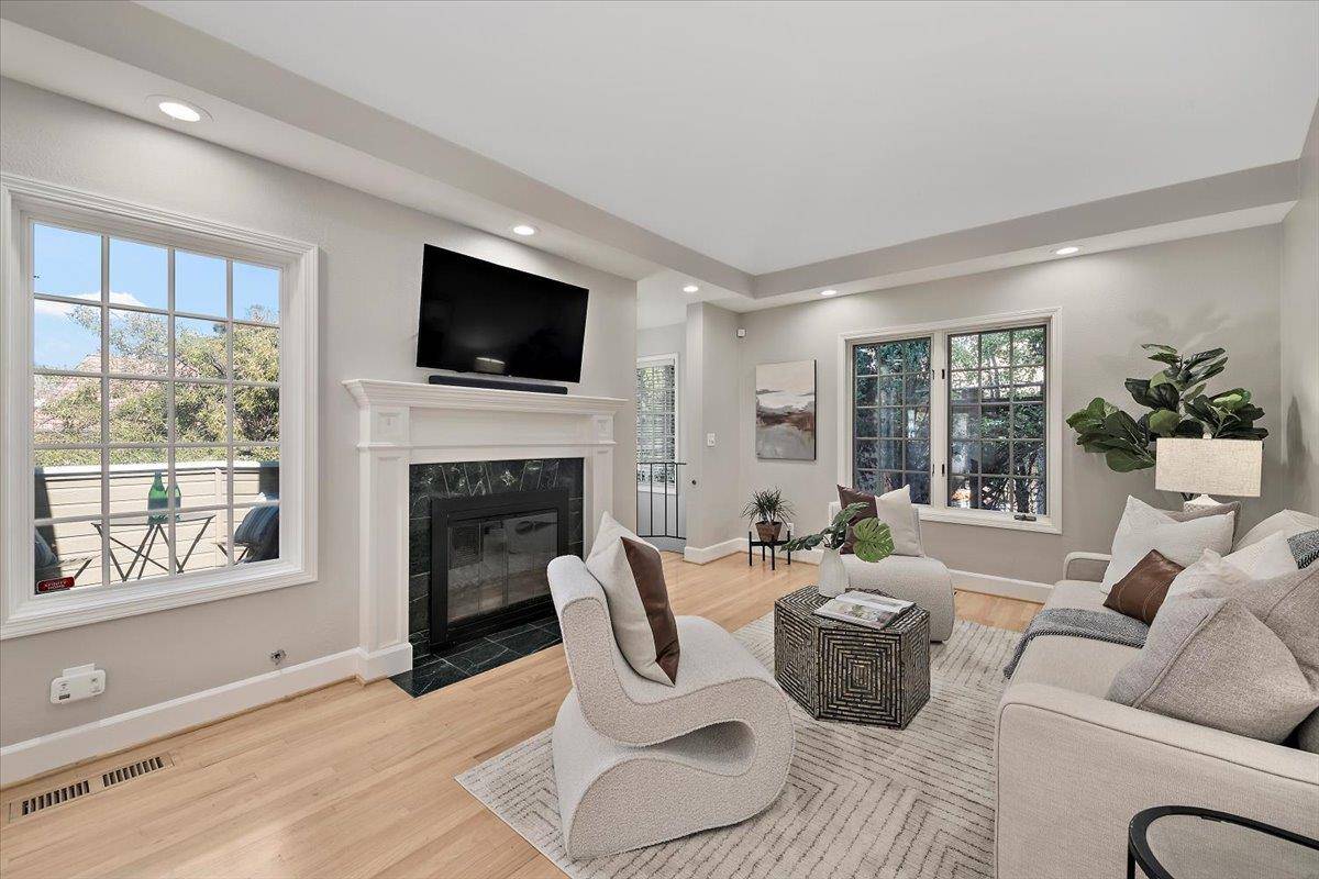 Saratoga, CA 95070,20578 3rd ST