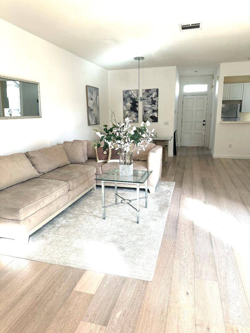Palo Alto, CA 94306,2573 Park BLVD U204