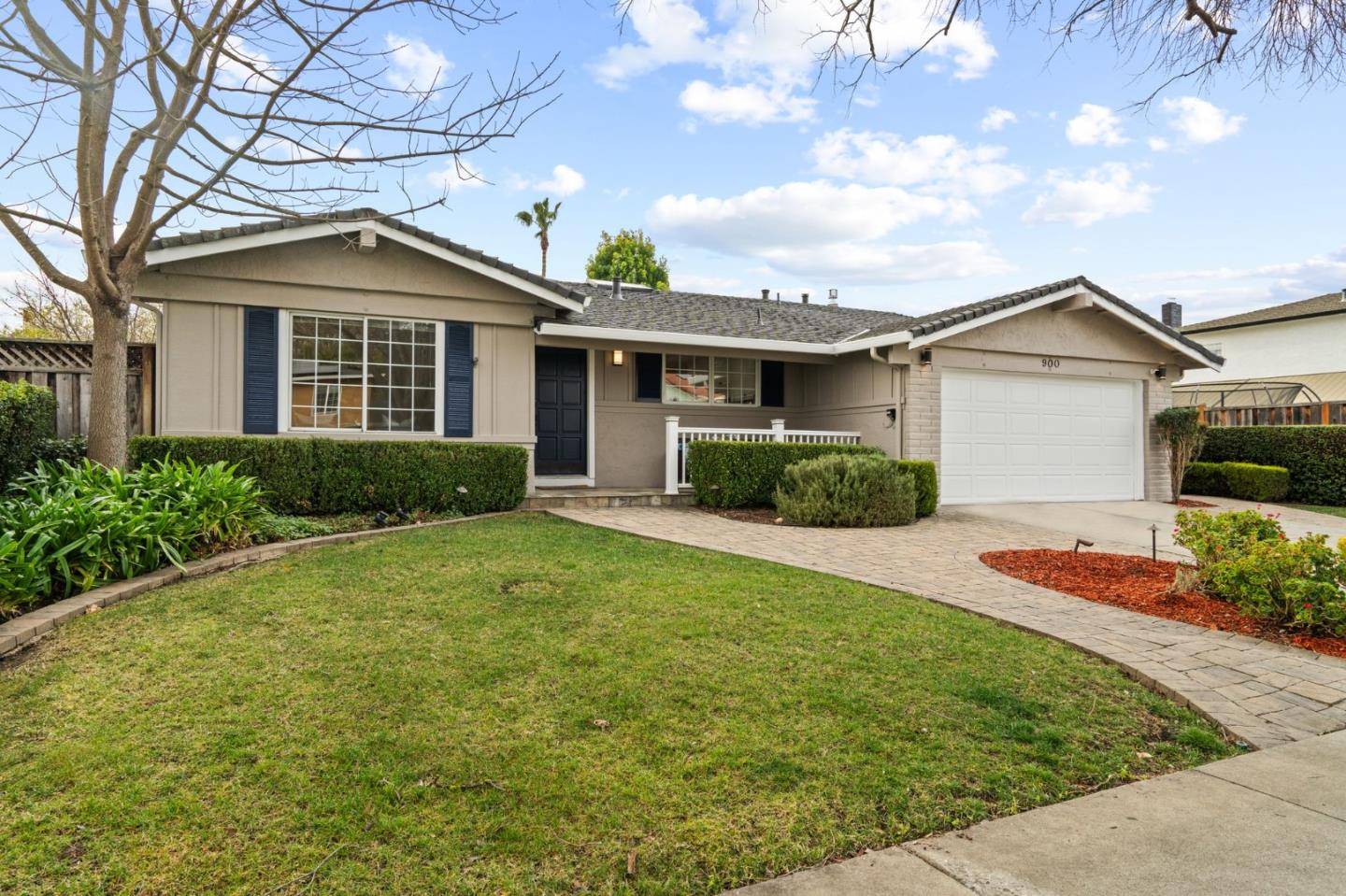 Gilroy, CA 95020,900 Plymouth DR