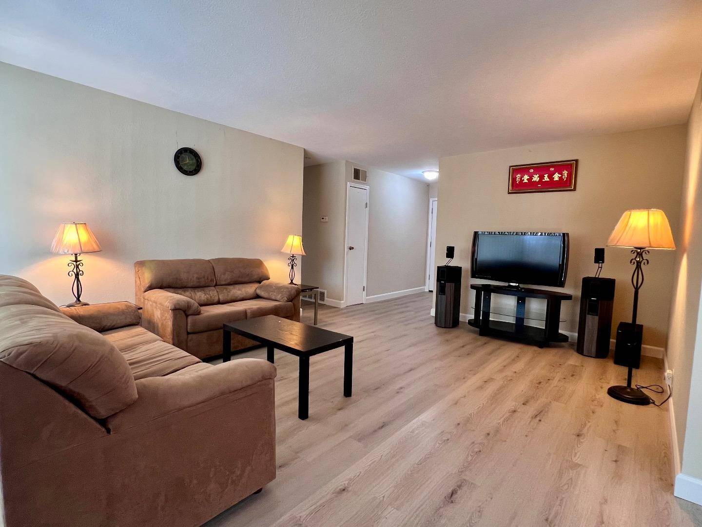 Hayward, CA 94544,28272 Dickens AVE