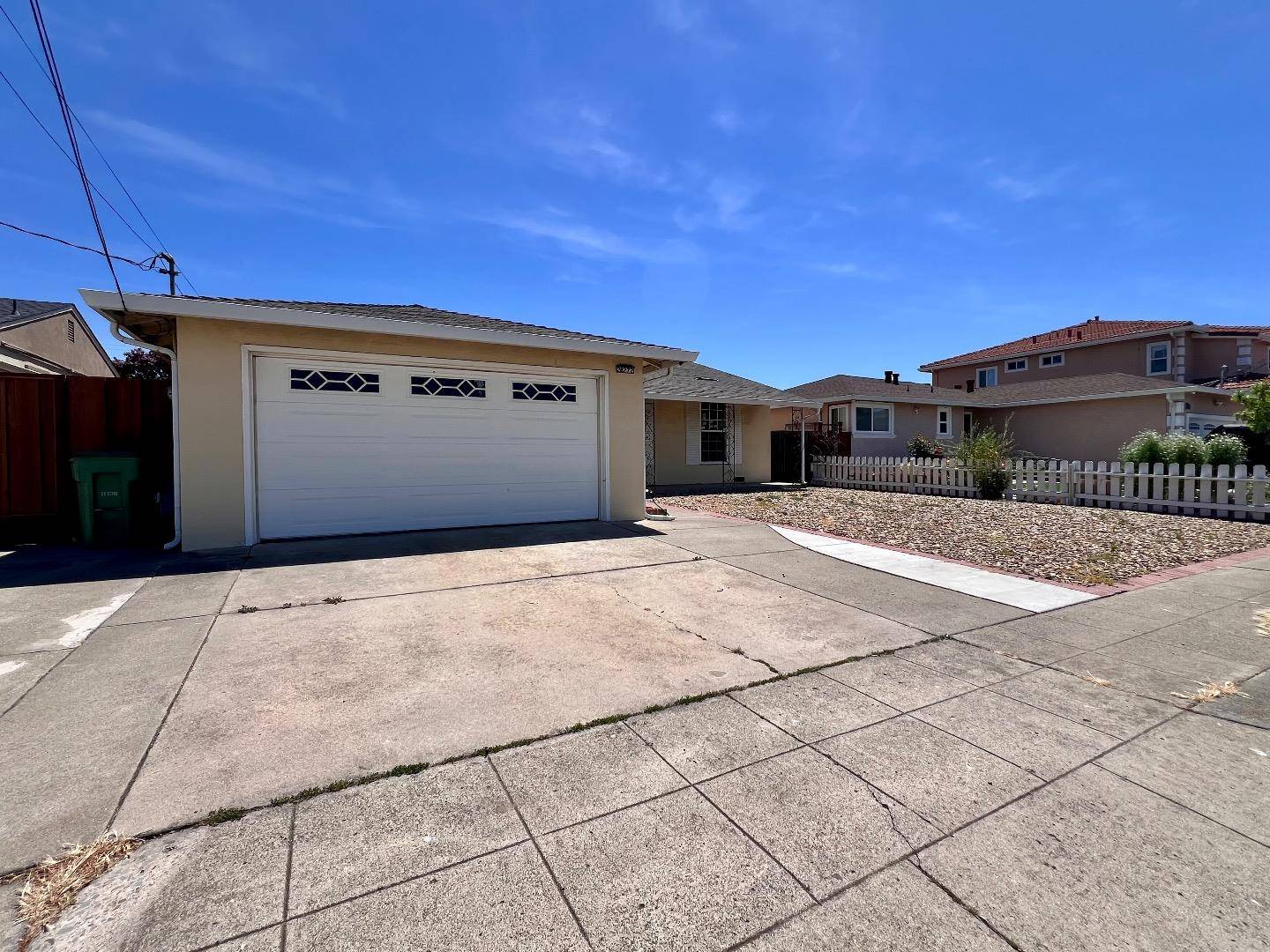 Hayward, CA 94544,28272 Dickens AVE