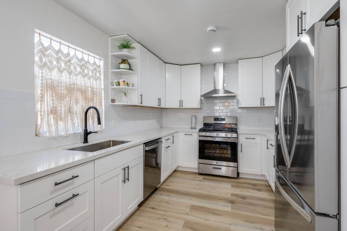 Pacifica, CA 94044,1324 Peralta RD