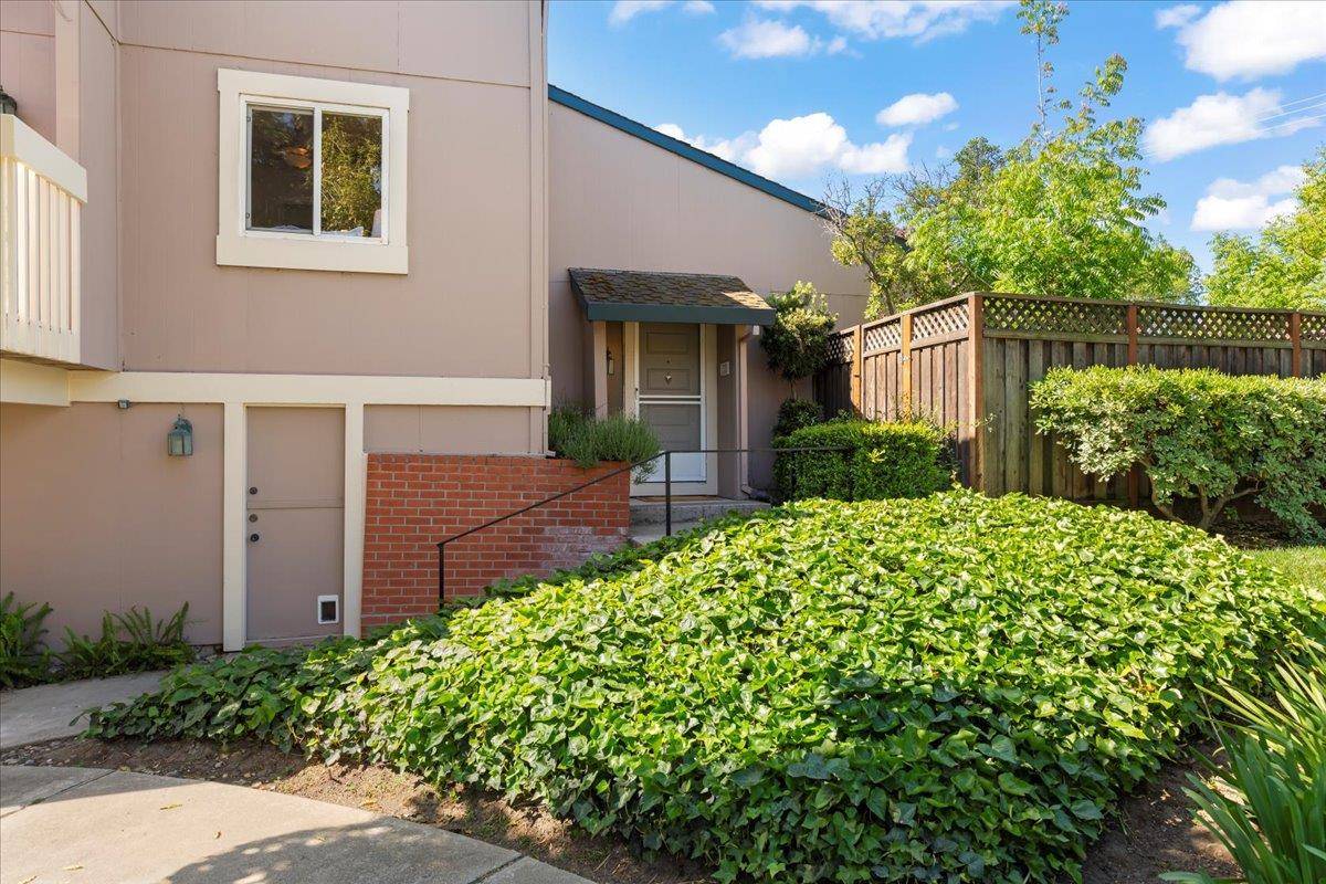 San Jose, CA 95117,1325 Merrivale West SQ