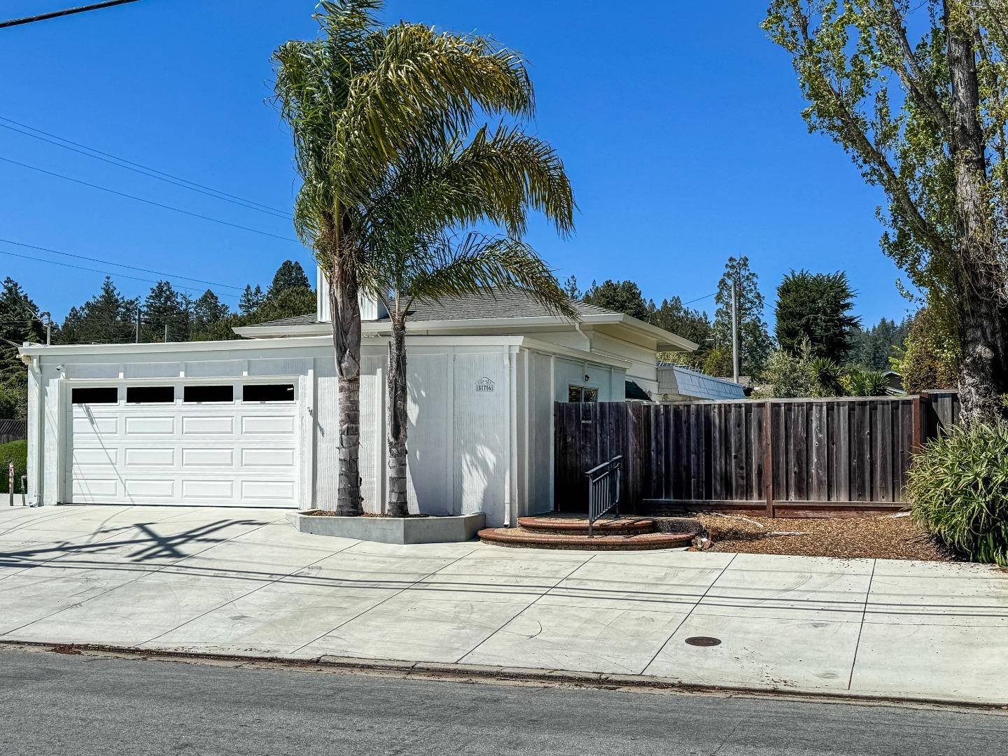 Santa Cruz, CA 95060,576 Sims RD